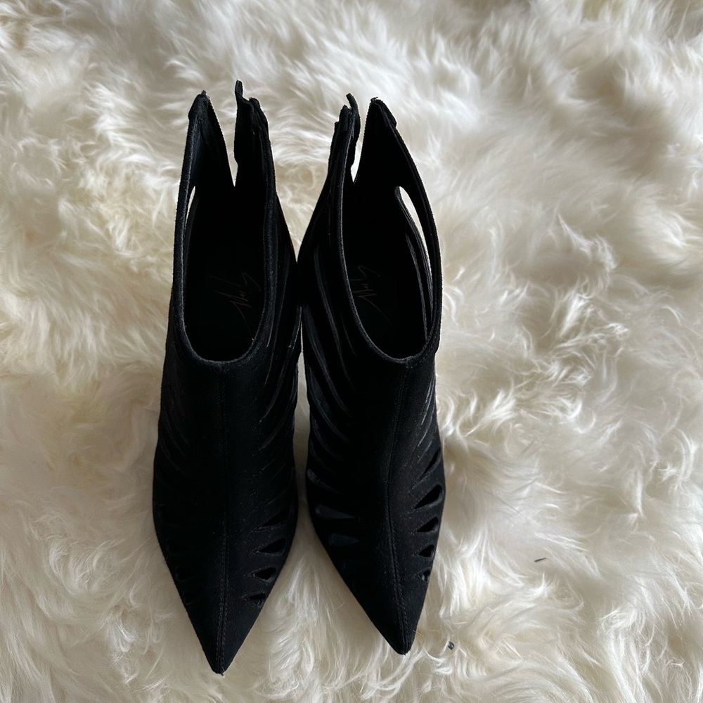 Giuseppe Zanotti booty , a must have a staple boot for your closet